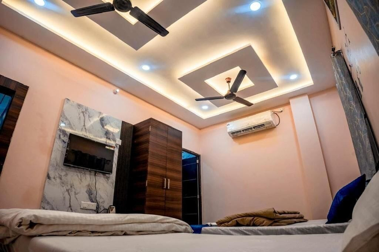 Room 3, Shiv Darshan P Guest House, Varanasi
