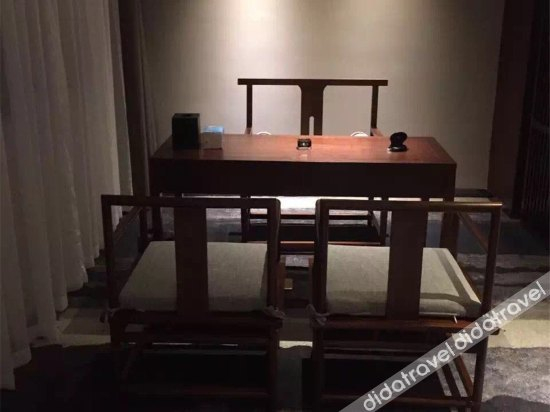 Others 4, Ease Hotel, Zhengzhou