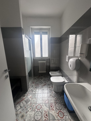 Bathroom 5, Hotel Galla, Milano
