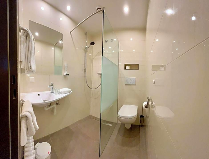 Bathroom 5, Hotel Und Rasthaus Seligweiler Gmbh, Alb-Donau-Kreis