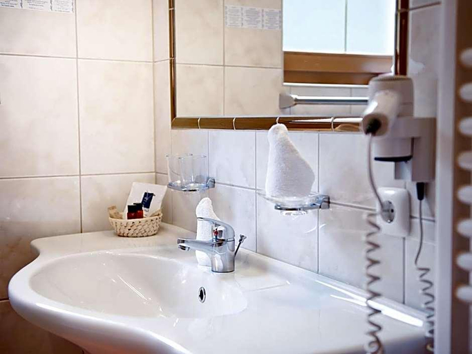 Bathroom, Bergcristall, Innsbruck Land