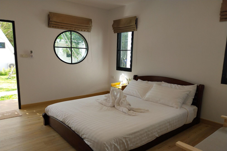 Bedroom 5, It my life cafe x camp, Si Racha