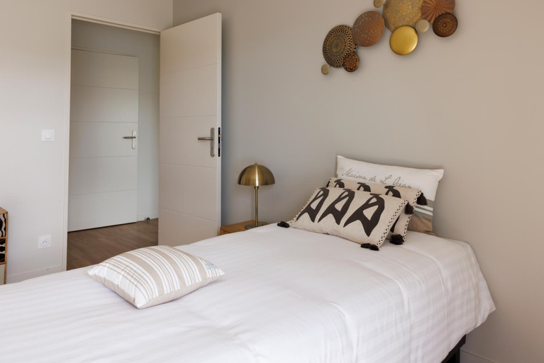 Bedroom 3, Les Boreales - Appart'hotel Villers-sur-Mer, Calvados