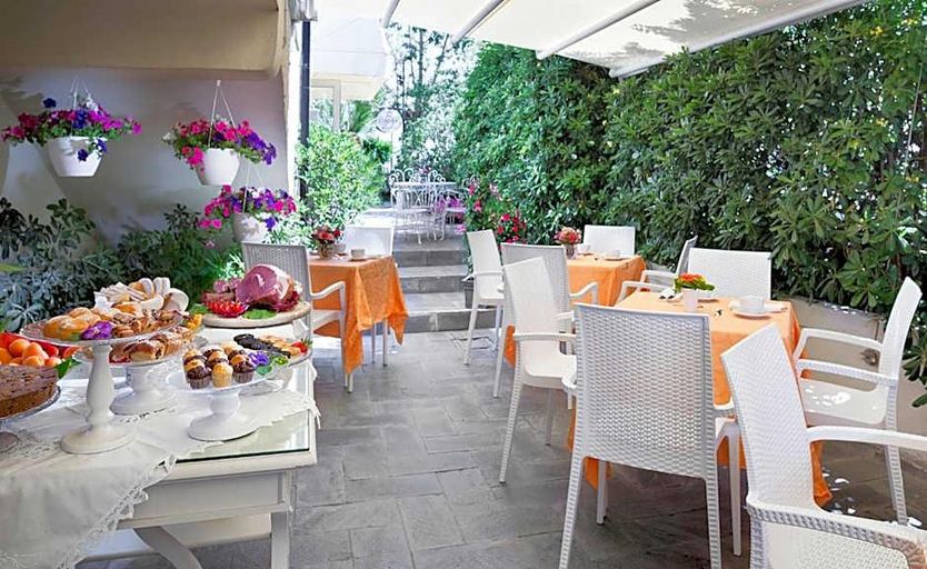 Food & Drinks 4, Admiral, Rimini