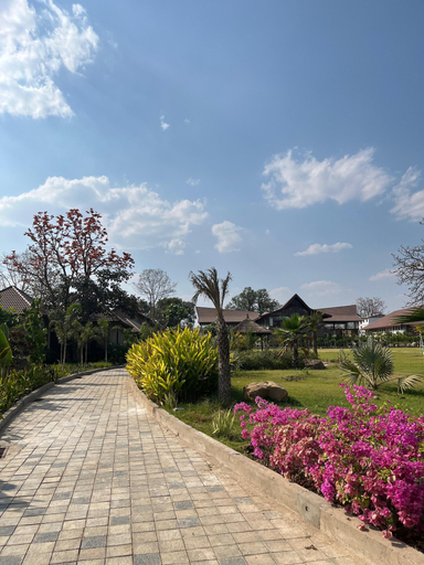 Property grounds 5, Kayo Resort, Seoni