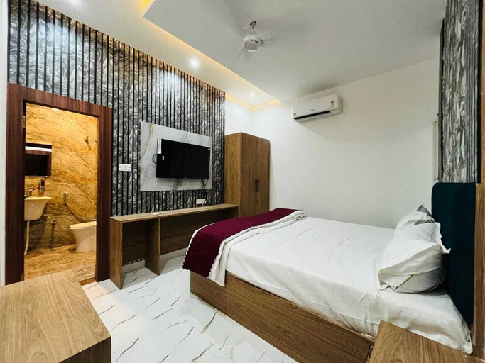 Room 5, HR Palace, Varanasi