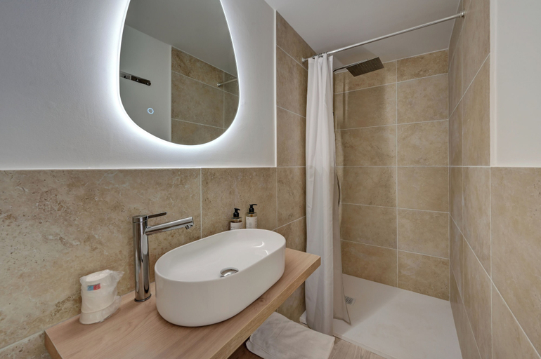 Bathroom 3, Cap Riviera, Var