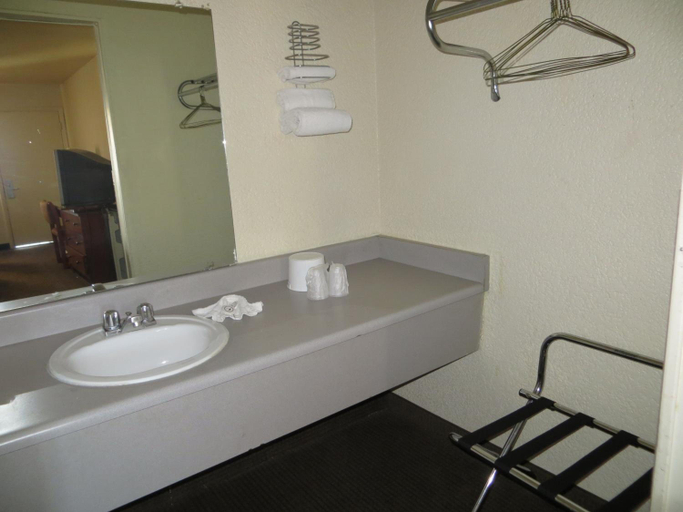 Bathroom 3, Premier Inns Metro, Maricopa