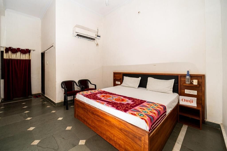 Room 2, Omji Ashram- Kathiya Mandir, Faizabad