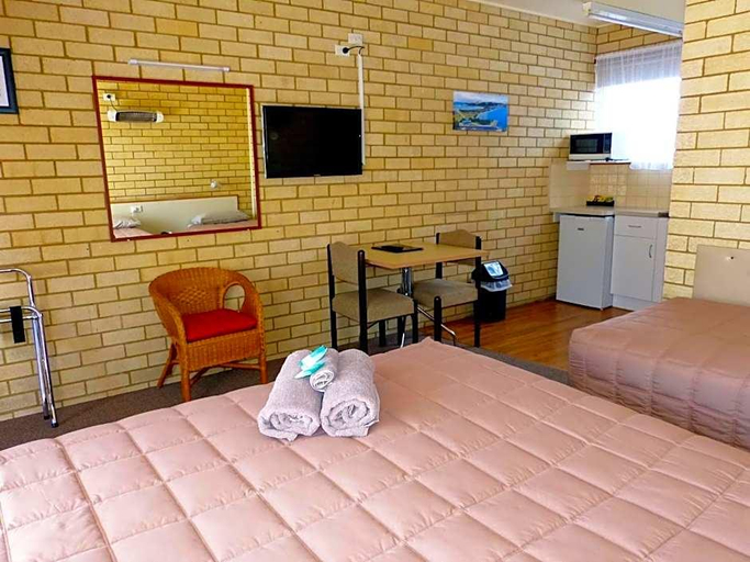 Bedroom 3, Coastal Comfort Motel, Eurobodalla