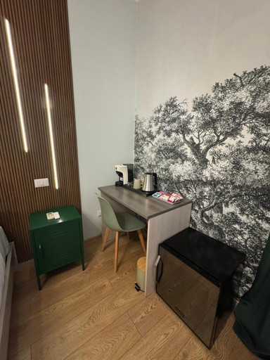 5, Domus Avi - Re di Roma, Rome