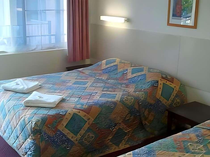 Bedroom 5, Park Drive Motel, Kempsey