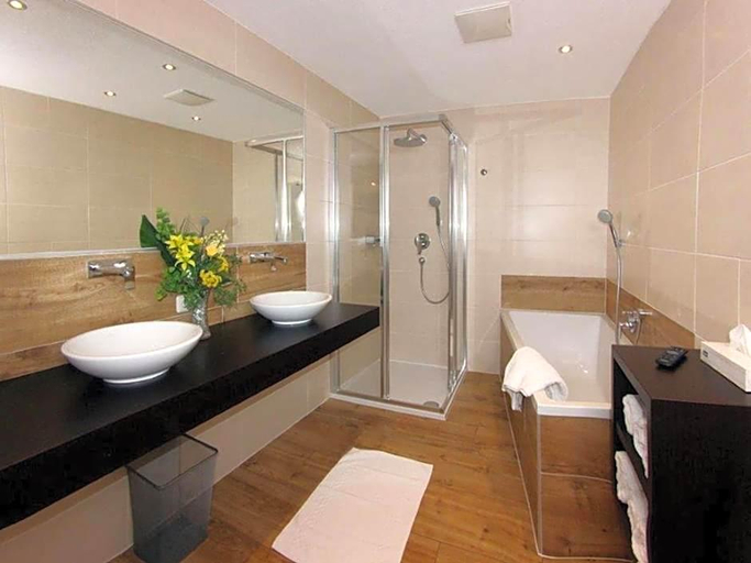 Bathroom 4, Similaun, Imst