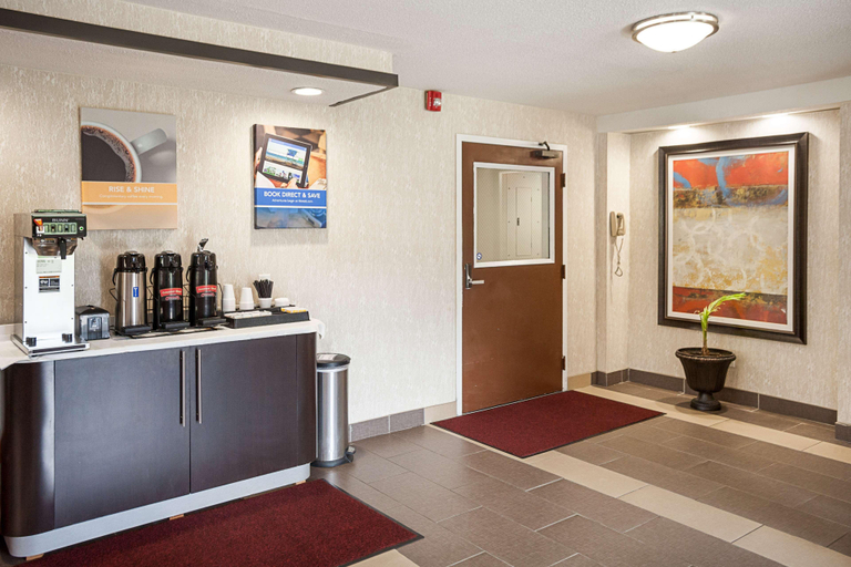 Public Area 5, Motel 6 Binghamton, NY, Broome