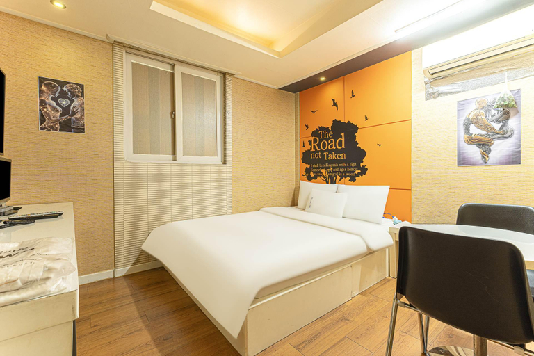 Bedroom 3, Suwon Yeonmu-dong Su, Suwon