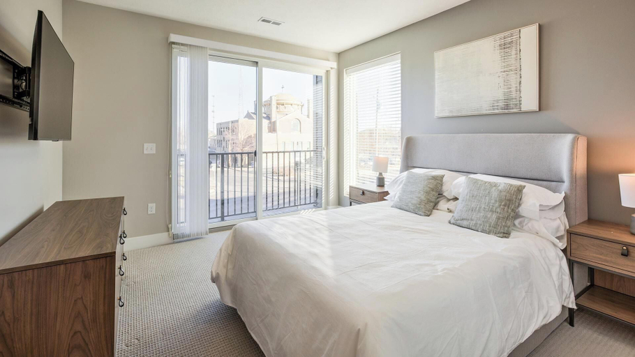 Room 5, Landing Apartments New Haven Near Dixwell, New Haven
