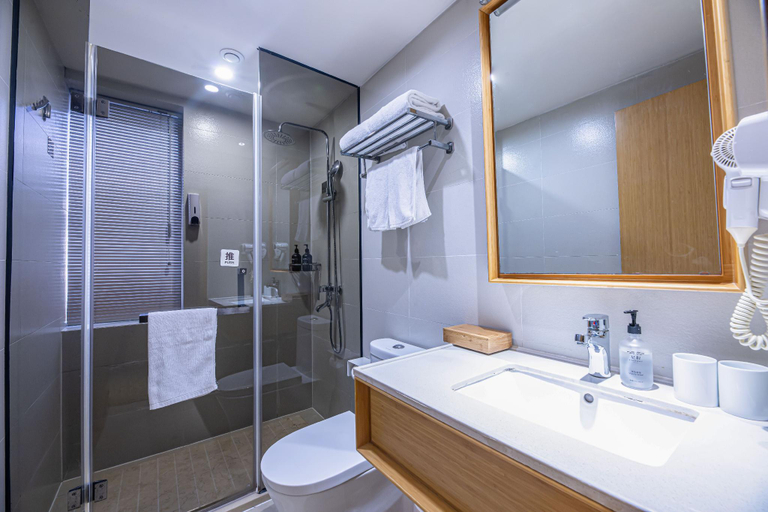 Bathroom 3, Starway Hotel Suzhou Luzhi Ancient Town, Suzhou