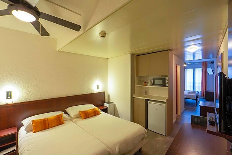 Bedroom 4, Calvy, Genève