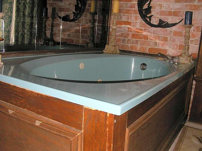 Bathroom 1, Riverview Mansion Hotel, Pope