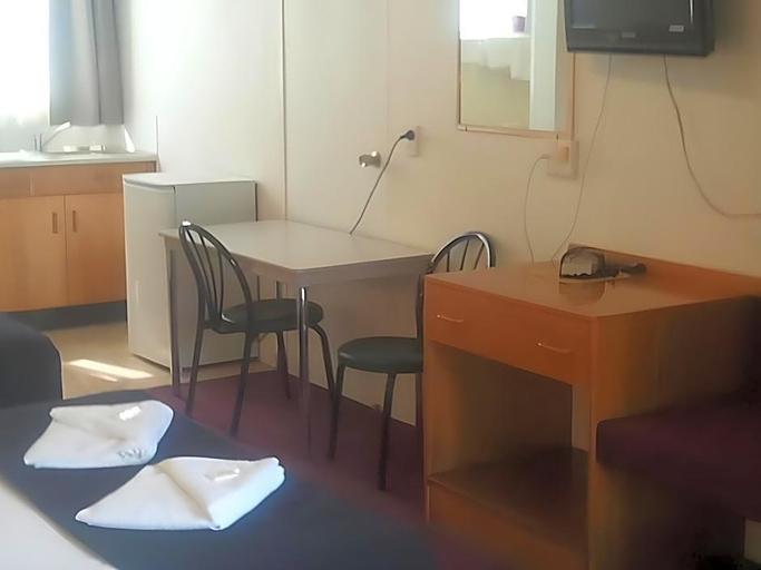 Room 5, Park Drive Motel, Kempsey