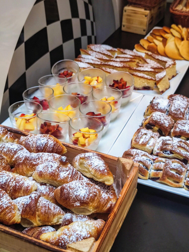 Food & Drinks 5, Apartments Embassy by LH, Praha 6