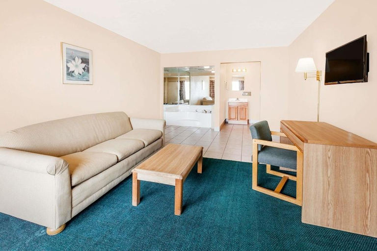 Others, Arya Inn & Extended Stay, Gregg