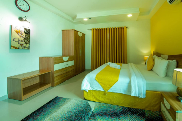 Bedroom 2, Manaf Hotel Suites, Seeb