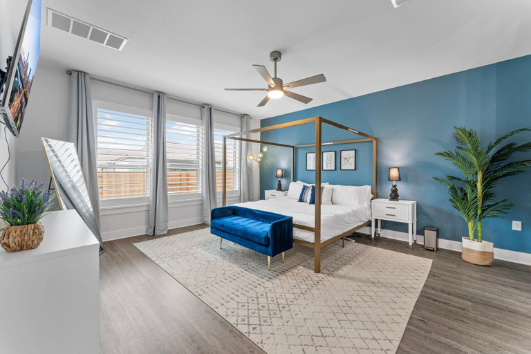 Room 2, Close to Cota Downtown Spacious Luxe 4BR, Travis