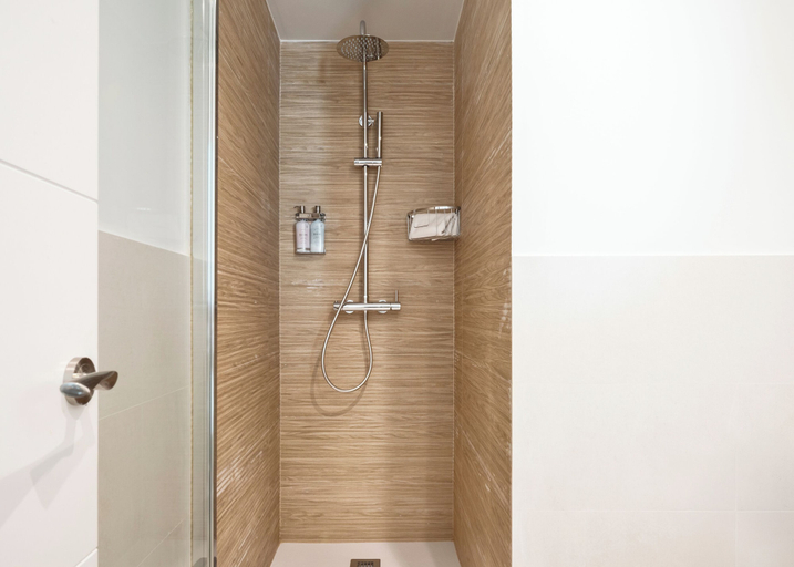 Others 2, Feelathome Vil-la Romana, Girona