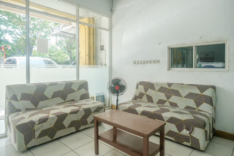 Public Area 2, Formerly RedDoorz @ Jalan Brigjend Katamso Medan 2, Medan