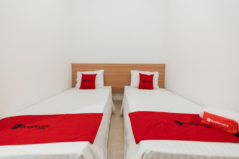 Bedroom 4, Formerly RedDoorz @ Graha Cemerlang Maros, Maros