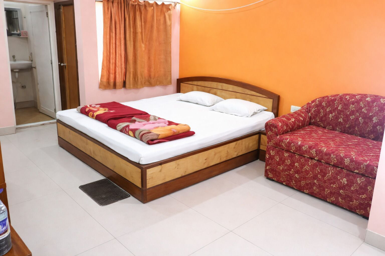 Room 5, Hotel Sun Shine Digha, Purba Medinipur
