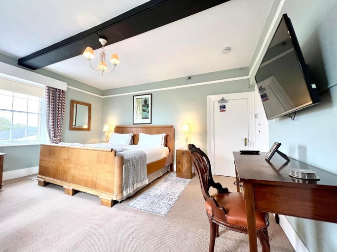 Room 3, Colthrop Manor with Gardens, West Berkshire
