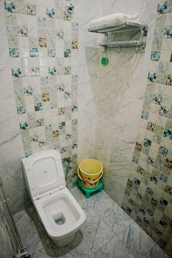 Bathroom 5, Shiv Darshan P Guest House, Varanasi