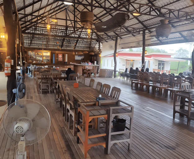 Food & Drinks, Baan Home Resort, Yang Talat