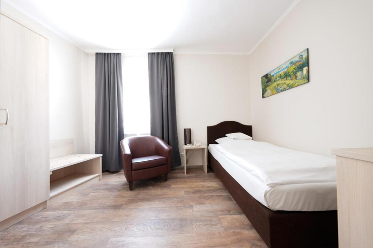 Bedroom 3, Hotel Bayerischer Hof, Bayreuth