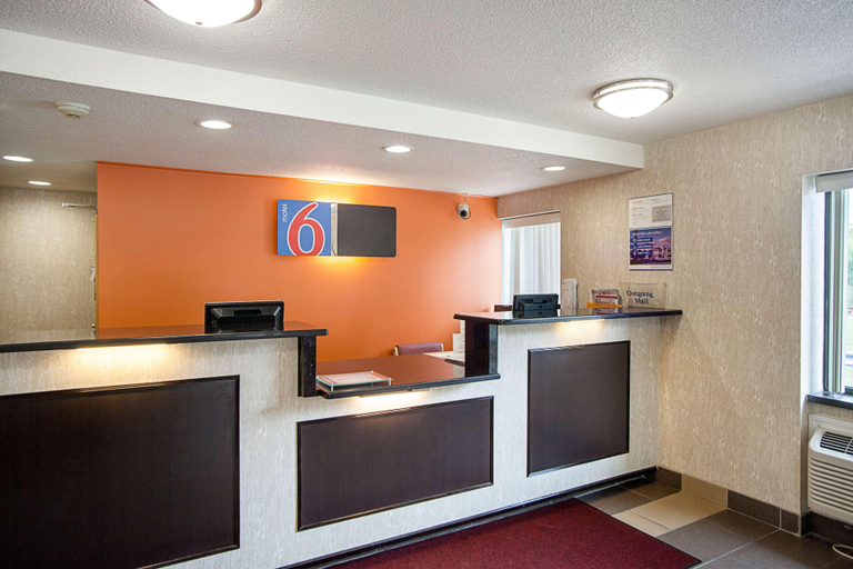 Public Area 2, Motel 6 Binghamton, NY, Broome