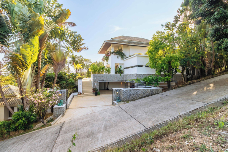 Property grounds 3, Seaview Own Pool Full-Time Maid V302, Phuket Island
