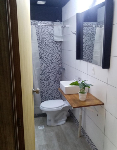 Bathroom, Patio Urbano Suites & beds, Montevideo