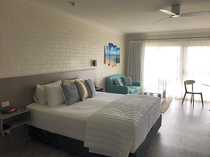Bedroom 3, Moby Dick Waterfront Motel, Clarence Valley- Coast