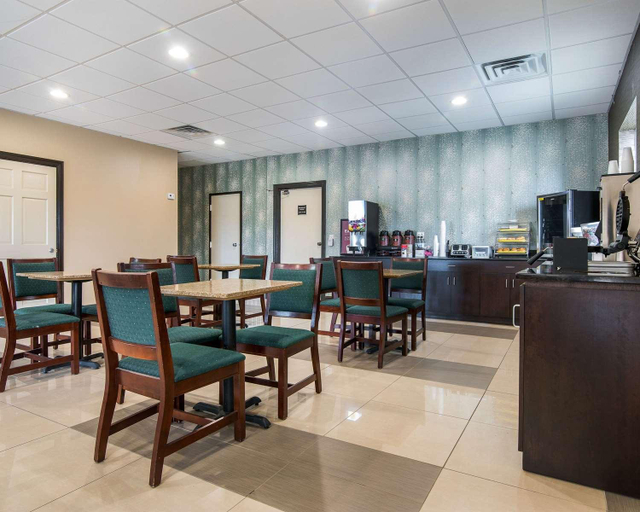 Food & Drinks, Royal Extended Stay Hotel, Johnston