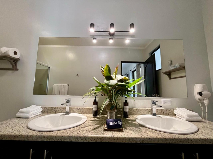 Bathroom 4, Renovated Casa Heron 3BR Private Pool near MA, Aguirre