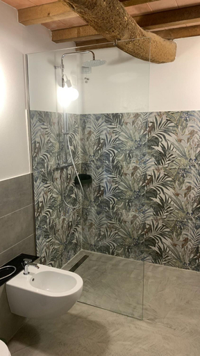 Bathroom 2, Poggio Belvento, Livorno