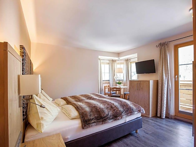 Room 2, Mariasteiner Hof, Kufstein