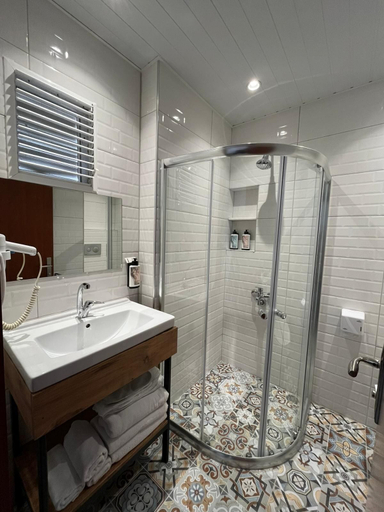 Bathroom 5, Club Efes Otel, Silifke
