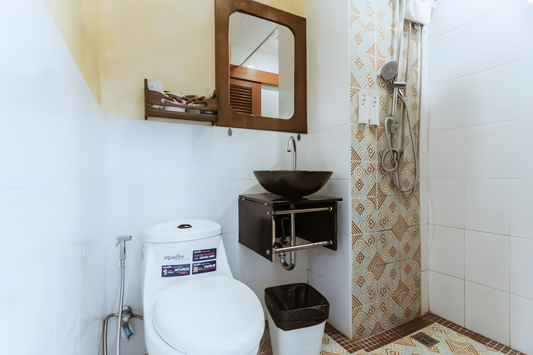 Bathroom 3, Snap Inn Thaphae, Muang Chiang Mai