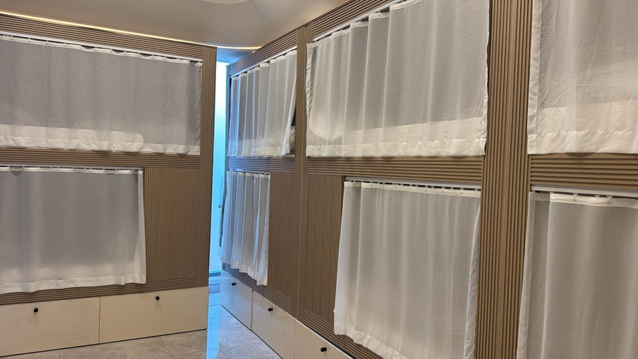 Interior 2, Luxury Golden Sand Bedspace, Dubai