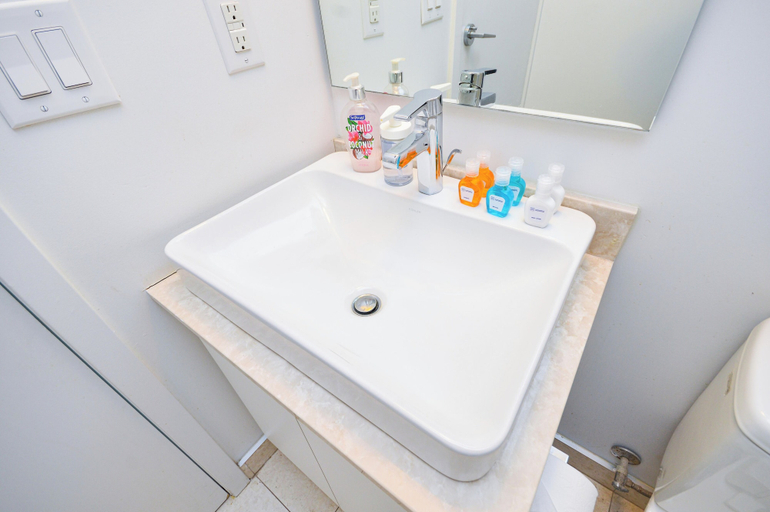 Bathroom 4, Plush Hotel, Toronto