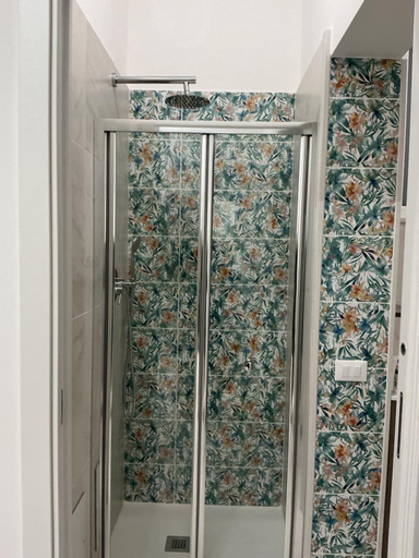 Bathroom 3, Crispi Accomodation B&B, Catania