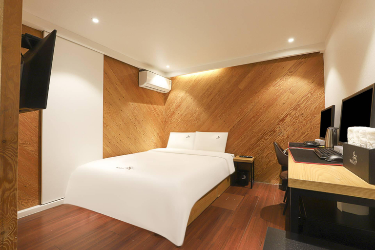 Bedroom 2, Busan Suyeong Bomnal, Suyeong